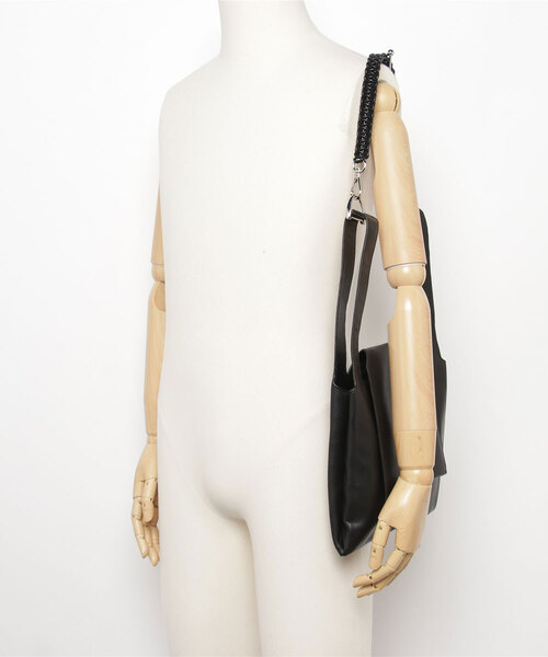 YArKA（ヤーカ）の「【YArKA/ヤーカ】real leather braided strap flap marche bag [wam11] / コブラ編フラップマルシェバッグ（ハンドバッグ・レディース・ブラック・FREE）」の16枚目の写真
