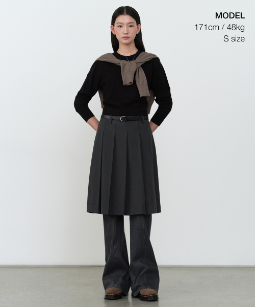 MUSINSA STANDARD WOMAN（ムシンサスタンダードウーマン）の「ウィメンズエッセンシャルラウンドネックニット[ブラック]（ニット/セーター・レディース・その他・LARGE/MEDIUM/SMALL/X-SMALL）」の2枚目の写真