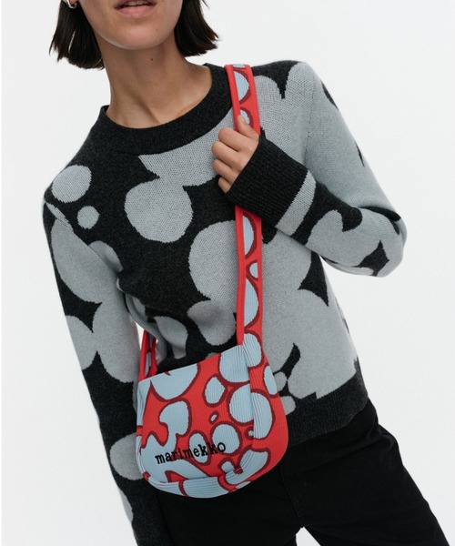 marimekko(マリメッコ)の「Keidas / Knitted Crossbody(ショルダーバッグ・レディース・レッド・FREE)」の1枚目の写真