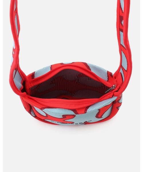 marimekko(マリメッコ)の「Keidas / Knitted Crossbody(ショルダーバッグ・レディース・レッド・FREE)」の5枚目の写真