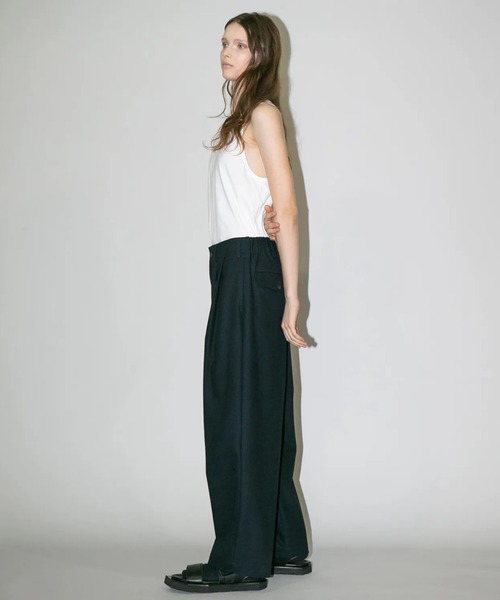 my beautiful landlet(マイビューティフルランドレット)の「【my beautiful landlet】 HIGH-TWIST TWILL TUCK WIDE PANTS(その他パンツ・メンズ・ベージュ/ネイビー/ブラック・1/2/0)」の13枚目の写真