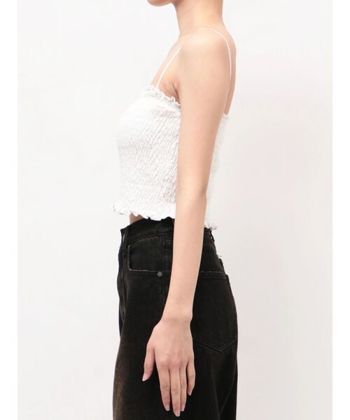 EMODA（エモダ）の「シャーリングクロップキャミソール（キャミソール・レディース・その他/ブラック/ホワイト/ブルー・FREE）」の22枚目の写真