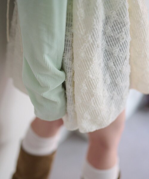 Kastane(カスタネ)の「フラワージャガードチュニック(チュニック・レディース・ブラック/アイボリー・FREE)」の4枚目の写真