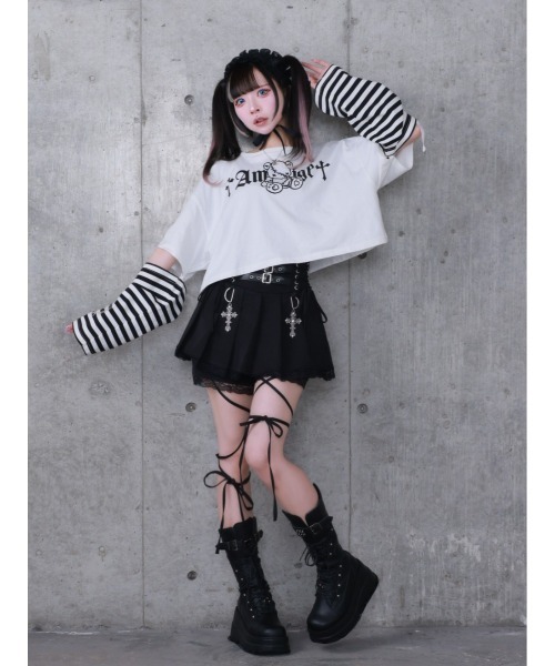 Amilige(アミリージュ)の「Stitched Bearプリントクロップドトップス【2way着用可能】(Tシャツ/カットソー・レディース・ブラック系その他/ブラック/ホワイト系その他・FREE)」の8枚目の写真