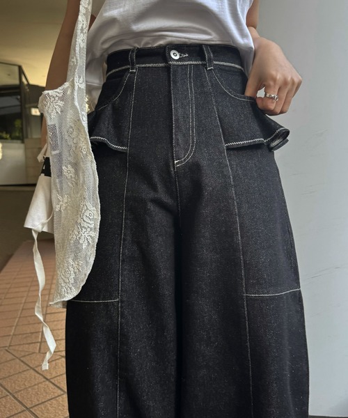WILLFULLY（ウィルフリー）の「frill pocket center seam bi color stitch denim（デニムパンツ・レディース・ブラック・M/S）」の7枚目の写真