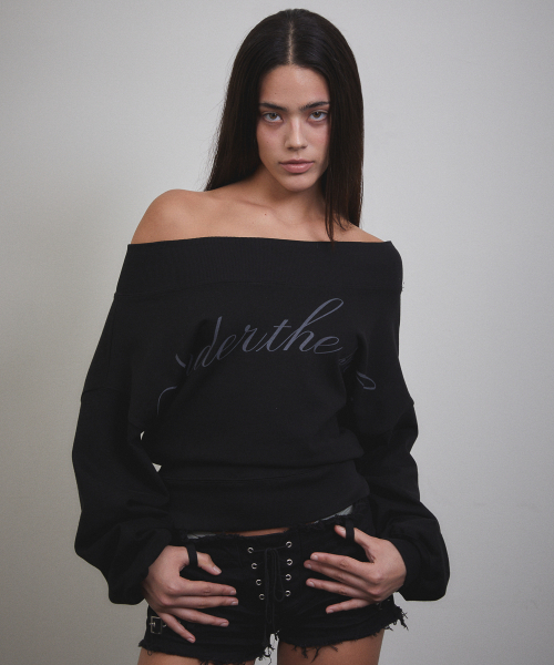 VOONT(ブント)の「Lettering Off Shoulder Sweatshirt (BLACK)(スウェット・レディース・ブラック・OS)」の14枚目の写真