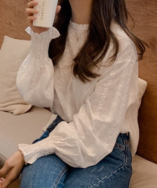 SallyLunn（サリーラン）の「レース切替 スタンドフリルブラウス（シャツ/ブラウス・レディース・ホワイト・SMALL/MEDIUM/LARGE）」の2枚目の写真