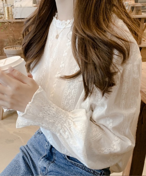 SallyLunn（サリーラン）の「レース切替 スタンドフリルブラウス（シャツ/ブラウス・レディース・ホワイト・SMALL/MEDIUM/LARGE）」の6枚目の写真