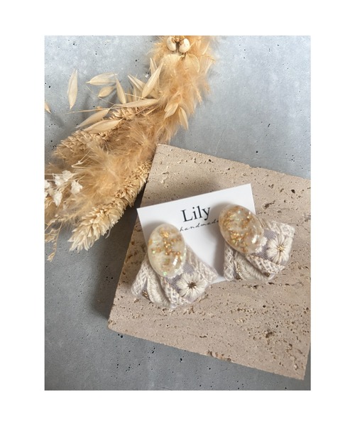 tone（トーン）の「【Lily accessory】インド刺繡ピアス(MA)（ピアス（両耳用）・レディース・ホワイト・FREE）」の3枚目の写真