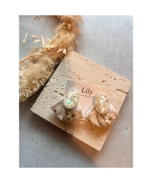 tone（トーン）の「【Lily accessory】インド刺繡ピアス(MA)（ピアス（両耳用）・レディース・ホワイト・FREE）」の4枚目の写真