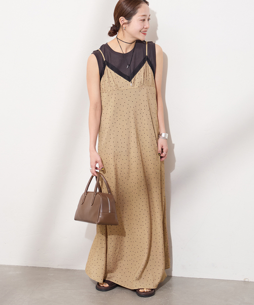 JOURNAL STANDARD（ジャーナルスタンダード）の「ドットプリントキャミワンピース（ワンピース・レディース・ベージュ/ブラック・FREE）」の2枚目の写真