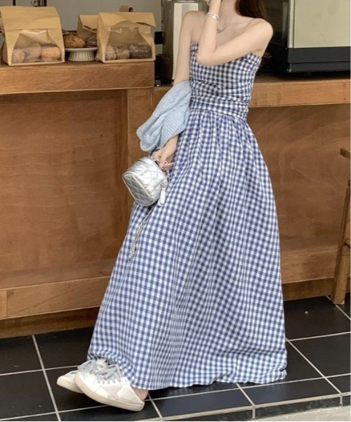 &soiree(アンドソワレ)の「ギンガムチェックベアトップワンピース(ワンピース・レディース・ブルー・SMALL/MEDIUM/LARGE/X-LARGE)」の4枚目の写真
