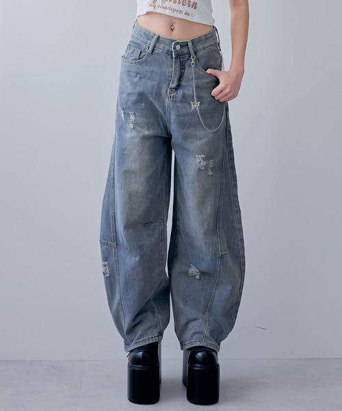 Diable baiser(ディアブルベーゼ)の「ダメージ加工バレルデニムパンツ(デニムパンツ・レディース・ブルー・MEDIUM/LARGE/LL)」の3枚目の写真
