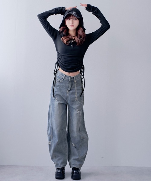 Diable baiser(ディアブルベーゼ)の「ダメージ加工バレルデニムパンツ(デニムパンツ・レディース・ブルー・MEDIUM/LARGE/LL)」の7枚目の写真