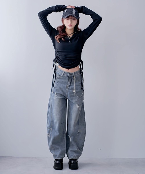 Diable baiser(ディアブルベーゼ)の「ダメージ加工バレルデニムパンツ(デニムパンツ・レディース・ブルー・MEDIUM/LARGE/LL)」の9枚目の写真