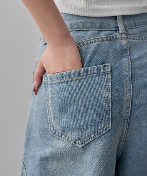 Diable baiser(ディアブルベーゼ)の「ダメージ加工バレルデニムパンツ(デニムパンツ・レディース・ブルー・MEDIUM/LARGE/LL)」の16枚目の写真
