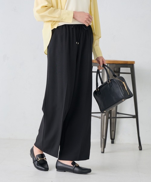 a.v.v（アーヴェヴェ）の「［支持率NO.1/接触冷感/速乾/UVカット/イージーケア］イージーワイドパンツ（スラックス・レディース・グリーン/ブラック/ネイビー/インディゴブルー/ダークグレー/ベージュ・LARGE/MEDIUM/X-LARGE/SMALL/X-SMALL）」の7枚目の写真