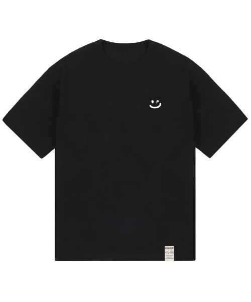 GRAVER（グレーバー）の「[ユニセックス]スモールドローイングスマイル半袖Tシャツ_ブラック/ホワイトロゴ（Tシャツ/カットソー・レディース・ブラック・SMALL/MEDIUM/LARGE）」の2枚目の写真