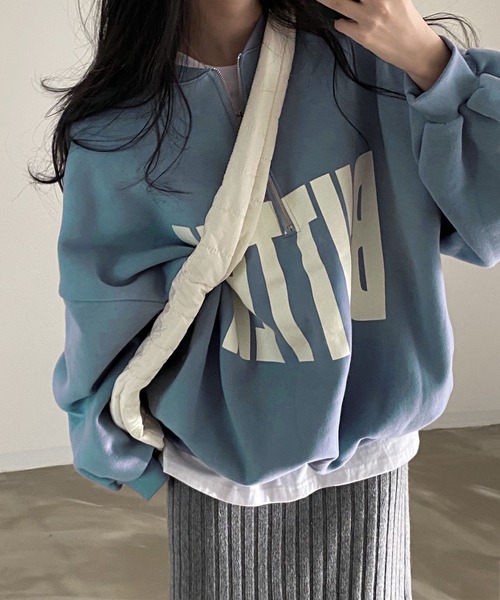 VIBGYOR(ヴィブジョー)の「【EIZZ/アイズ】オーバーサイズ カレッジロゴ ハーフジップ スウェット(スウェット・レディース・ライトブルー/グレー/イエロー・FREE)」の5枚目の写真