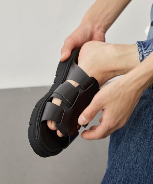 foot the coacher(フットザコーチャー)の「【foot the coacher/フットザコーチャー】GURKHA SANDALS(GLOXI CUT SOLE)(サンダル・メンズ・ブラック・25.0cm/26.0cm/27.0cm)」の3枚目の写真