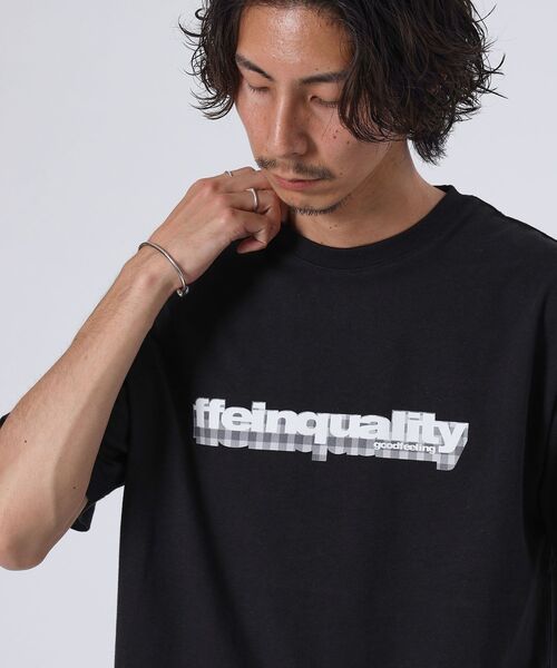 FFEIN(フェイン)の「【FFEIN(フェイン)】立体チェックプリントロゴショート丈Tシャツ/ クルーネック 半袖 刺繍 【短丈】(Tシャツ/カットソー・メンズ・ライトブルー/ホワイト/ブラック/その他1/ネイビー・MEDIUM/SMALL/LARGE)」の3枚目の写真