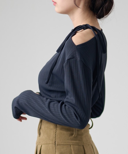 DAYRA(デイラ)の「リボンショルダー アシンメトリー 長袖 リブ トップス(Tシャツ/カットソー・レディース・ブラック/チャコールグレー/グリーン・FREE/S)」の10枚目の写真