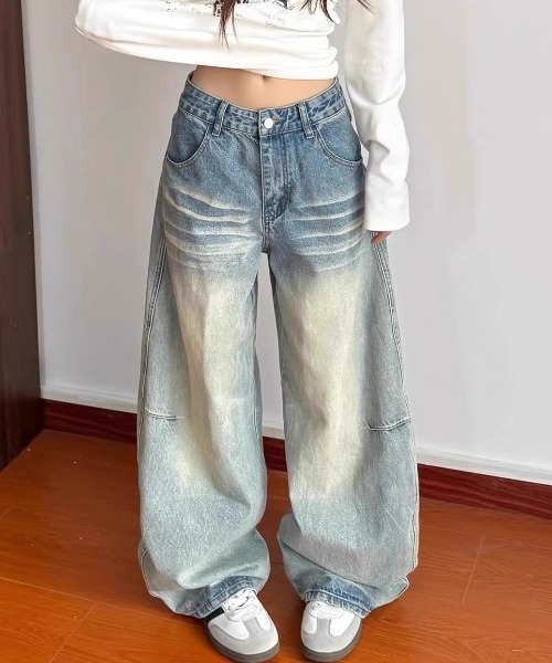 AVYL(アヴィル)の「サイドライン カーブバギーデニムパンツ/ワイドパンツ(デニムパンツ・レディース・サックスブルー・M/S/L)」の2枚目の写真