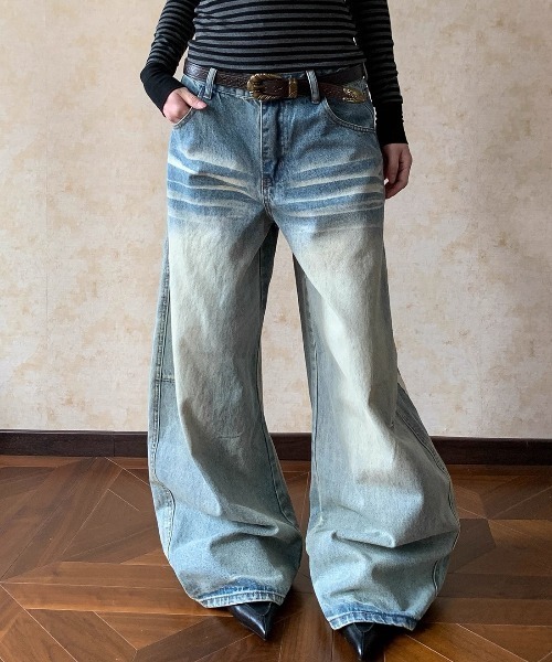 AVYL(アヴィル)の「サイドライン カーブバギーデニムパンツ/ワイドパンツ(デニムパンツ・レディース・サックスブルー・M/S/L)」の13枚目の写真