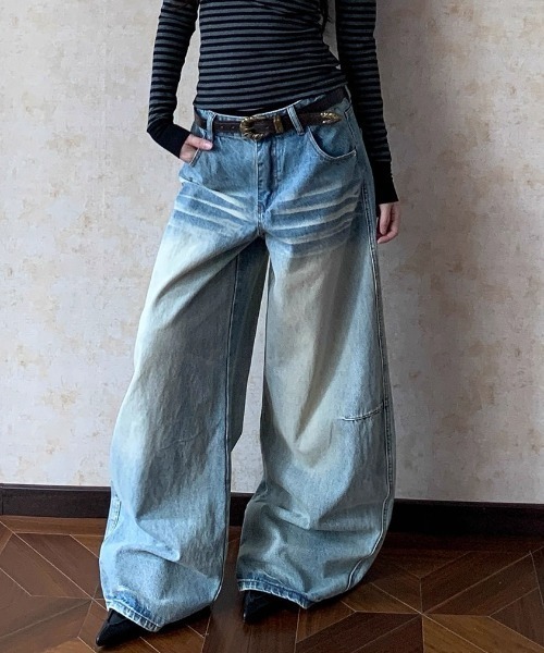 AVYL(アヴィル)の「サイドライン カーブバギーデニムパンツ/ワイドパンツ(デニムパンツ・レディース・サックスブルー・M/S/L)」の14枚目の写真