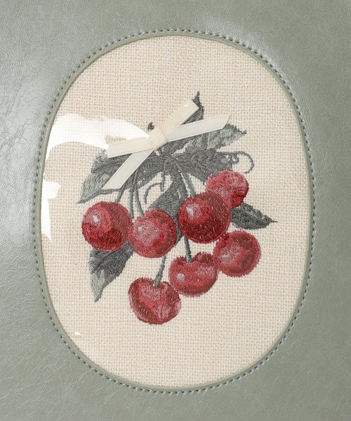 an another angelus(アンアナザーアンジェラス)の「チェリー刺繍スクエアがま口バッグ(ハンドバッグ・レディース・レッド/ライトグリーン・FREE)」の13枚目の写真