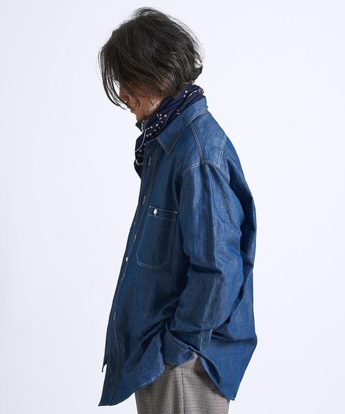 EDIFICE(エディフィス)の「ETS.MATERIAUX(マテリオ) US ネイビーシャツ(シャツ/ブラウス・メンズ・ブラック/ブルー系その他・2/3)」の1枚目の写真