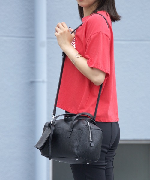 Chick(チック)の「2way Embossed Handbag with Mini Pouch / ミニポーチ付き 2WAY エンボス ハンドバッグ シボ加工 シンプル ベーシック 無地 レディース 秋 秋服 2026年秋冬(ショルダーバッグ・レディース・ブラック/グレー/ブルー/アイボリー・FREE)」の3枚目の写真