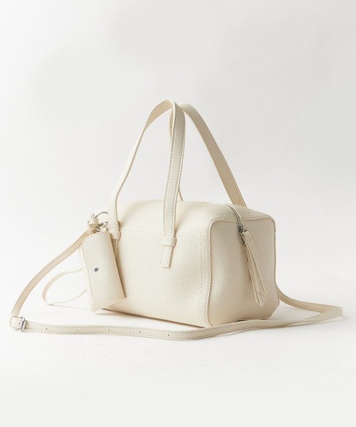 Chick(チック)の「2way Embossed Handbag with Mini Pouch / ミニポーチ付き 2WAY エンボス ハンドバッグ シボ加工 シンプル ベーシック 無地 レディース 秋 秋服 2026年秋冬(ショルダーバッグ・レディース・ブラック/グレー/ブルー/アイボリー・FREE)」の13枚目の写真