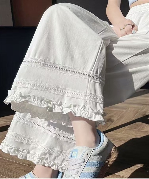 Dream garden(ドリームガーデン)の「裾レース 切り替えフリル上品パンツ(その他パンツ・レディース・ベージュ/ライトブルー/ホワイト/ネイビー・M/S/L)」の10枚目の写真