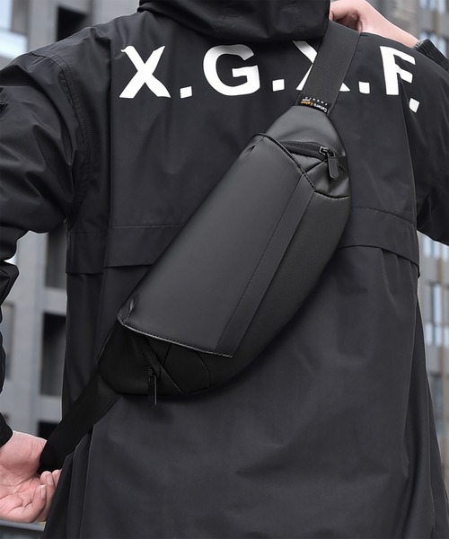 WESTBOY(ウエストボーイ)の「Y2Kフラップポケット ボディショルダーバッグ WO26W2BG08(ショルダーバッグ・メンズ・ブラック・FREE)」の1枚目の写真