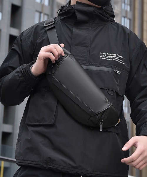 WESTBOY(ウエストボーイ)の「Y2Kフラップポケット ボディショルダーバッグ WO26W2BG08(ショルダーバッグ・メンズ・ブラック・FREE)」の2枚目の写真