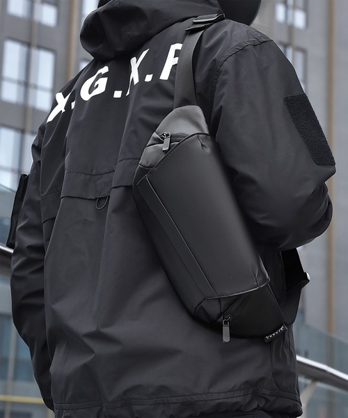 WESTBOY(ウエストボーイ)の「Y2Kフラップポケット ボディショルダーバッグ WO26W2BG08(ショルダーバッグ・メンズ・ブラック・FREE)」の3枚目の写真