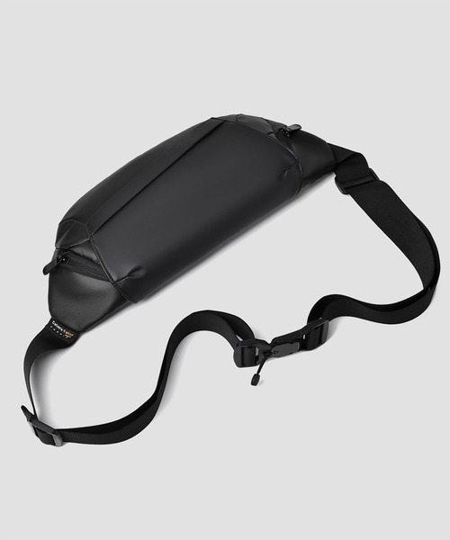 WESTBOY(ウエストボーイ)の「Y2Kフラップポケット ボディショルダーバッグ WO26W2BG08(ショルダーバッグ・メンズ・ブラック・FREE)」の9枚目の写真