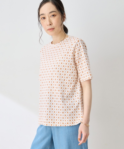 DECOY SINCE 1981(デコイシンスイチキュウハチイチ)の「【ひやさらコットン】総柄プリントTシャツ【綿100%・接触冷感・UVカット】(Tシャツ/カットソー・レディース・オレンジ/イエロー/ネイビー・M/L/LL/3L/4L)」の9枚目の写真