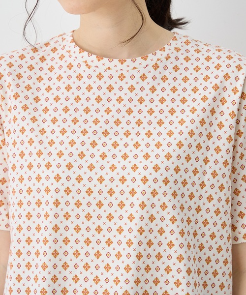 DECOY SINCE 1981(デコイシンスイチキュウハチイチ)の「【ひやさらコットン】総柄プリントTシャツ【綿100%・接触冷感・UVカット】(Tシャツ/カットソー・レディース・オレンジ/イエロー/ネイビー・M/L/LL/3L/4L)」の20枚目の写真