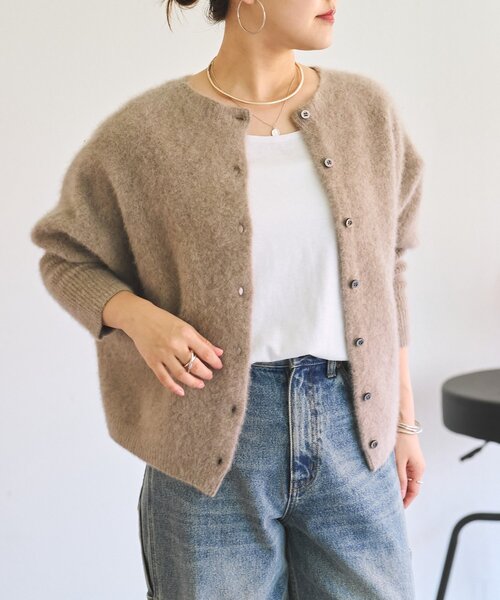 BEARDSLEY(ビアズリー)の「FOXウール後ろ釦ニット(ニット/セーター・レディース・モカ/ブラック/ピンク/イエロー/ブルー・FREE)」の20枚目の写真