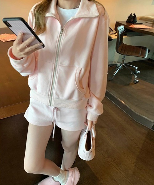 Ressaca(レサーカ)の「バックプリントジップアップスウェット&ショートパンツ セットアップ(セットアップ・レディース・グレー/ピンク・M)」の14枚目の写真