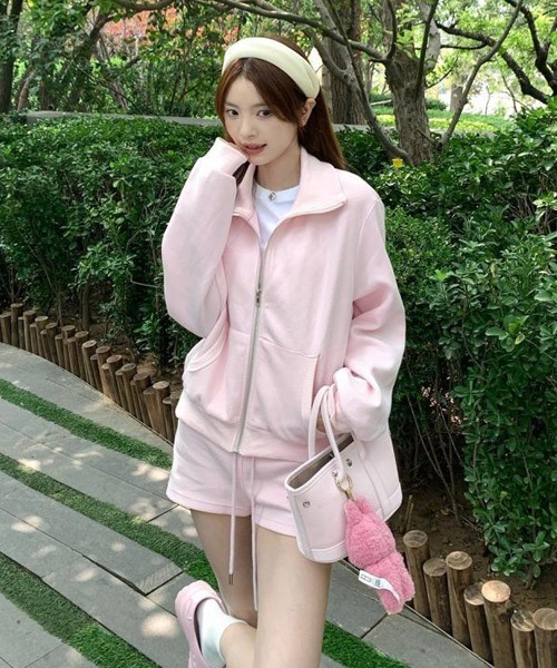 Ressaca(レサーカ)の「バックプリントジップアップスウェット&ショートパンツ セットアップ(セットアップ・レディース・グレー/ピンク・M)」の12枚目の写真