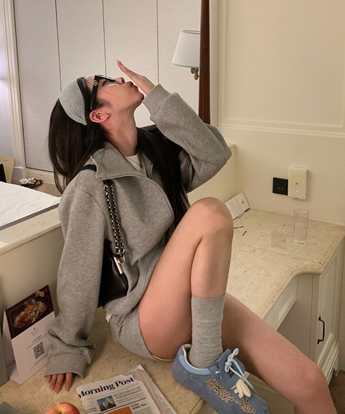 Ressaca(レサーカ)の「バックプリントジップアップスウェット&ショートパンツ セットアップ(セットアップ・レディース・グレー/ピンク・M)」の21枚目の写真