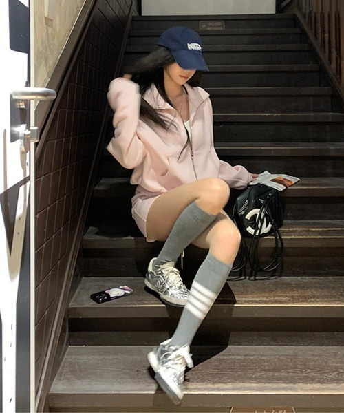 Ressaca(レサーカ)の「バックプリントジップアップスウェット&ショートパンツ セットアップ(セットアップ・レディース・グレー/ピンク・M)」の11枚目の写真