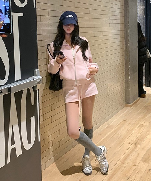 Ressaca(レサーカ)の「バックプリントジップアップスウェット&ショートパンツ セットアップ(セットアップ・レディース・グレー/ピンク・M)」の9枚目の写真