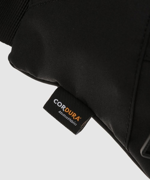 COMME des GARCONS HOMME(コム デ ギャルソン・オム)の「CdG HOMME LOGO WAIST BAG(ボディバッグ/ウエストポーチ・メンズ・ブラック・ONE SIZE)」の8枚目の写真