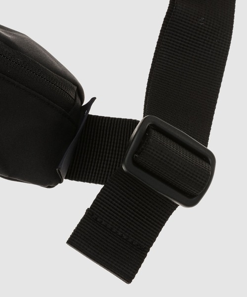 COMME des GARCONS HOMME(コム デ ギャルソン・オム)の「CdG HOMME LOGO WAIST BAG(ボディバッグ/ウエストポーチ・メンズ・ブラック・ONE SIZE)」の10枚目の写真
