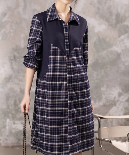 LUCPY(ラクピー)の「異素材切替 チェックシャツワンピース(ワンピース・レディース・ブルー・SMALL/MEDIUM/LARGE)」の2枚目の写真
