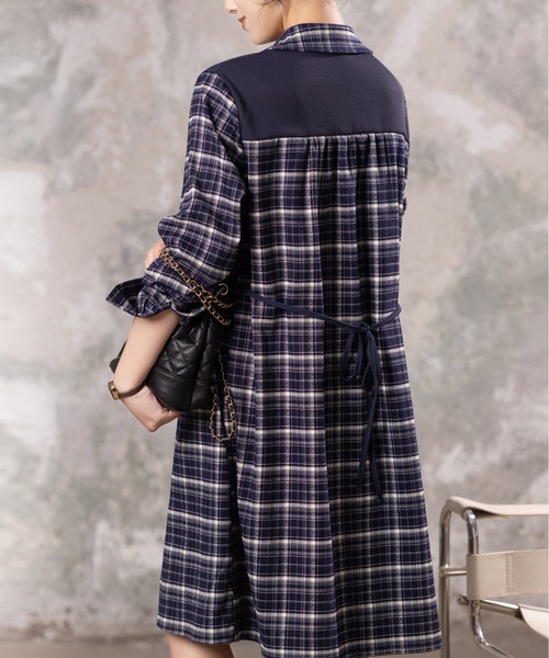 LUCPY(ラクピー)の「異素材切替 チェックシャツワンピース(ワンピース・レディース・ブルー・SMALL/MEDIUM/LARGE)」の3枚目の写真